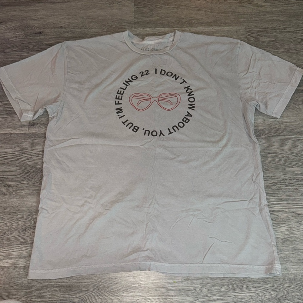 Taylor swift 22 tee shirt
